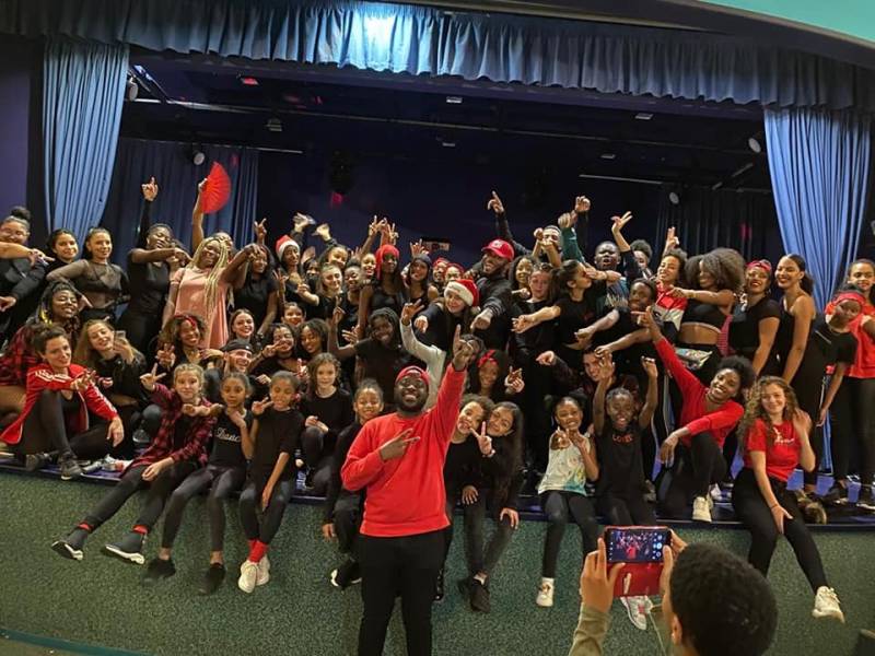 La Pacific School, ses professeurs ainsi que ses élèves lors du Gala d'Hiver 2019